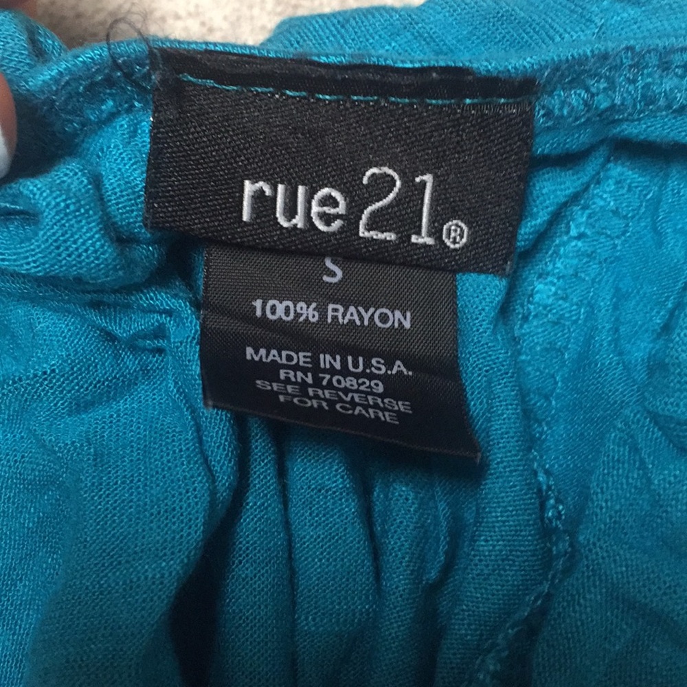 Three Tanks Tops - Size Small L.A. Hearts, Rue 21 - Picture 4 of 5